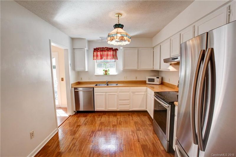 6037 Heath Valley Rd, Charlotte, NC 28210