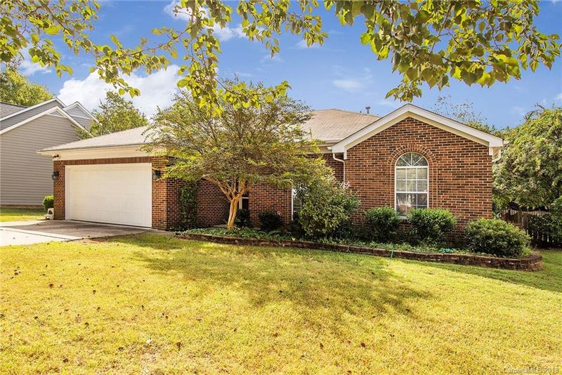 9032 Castlebay Dr #25, Charlotte, NC 28277