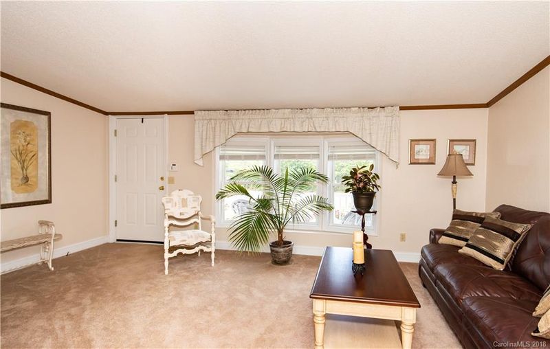 5286 Christopher Rd, Iron Station, NC 28080