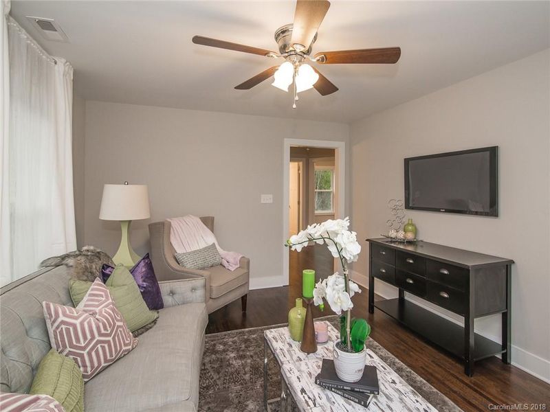 927 Justice Ave, Charlotte, NC 28206