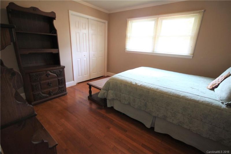 111 E Buckoak St, Stanley, NC 28164