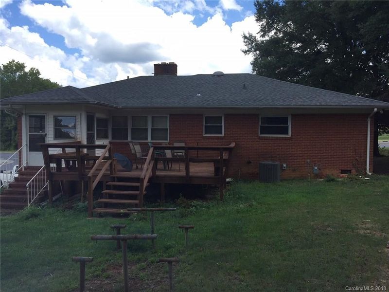 4037 Freedom Dr, Charlotte, NC 28208