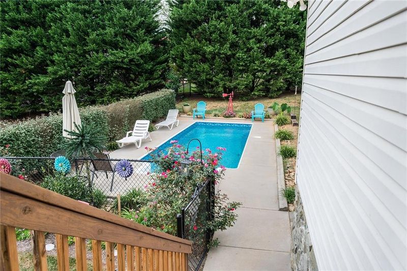 2627 36th Ave NE, Hickory, NC 28601