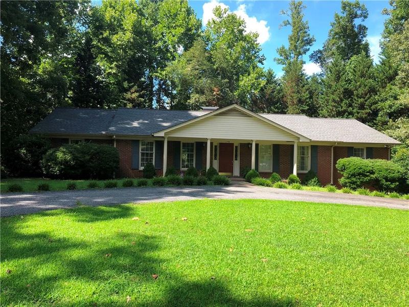 3788 Sandy Ford Rd, Hickory, NC 28602