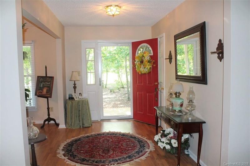 922 Beamguard Rd, Clover, SC 29710