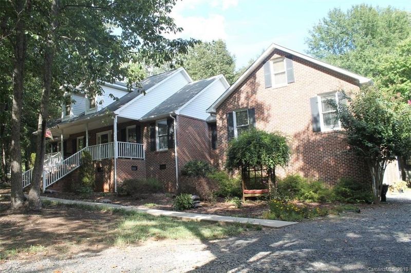 922 Beamguard Rd, Clover, SC 29710