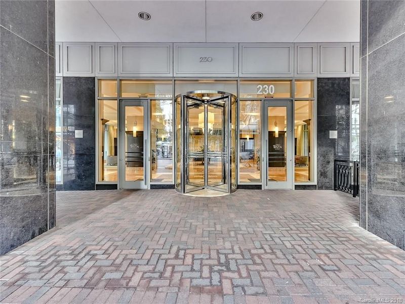 230 S Tryon St #306, Charlotte, NC 28202