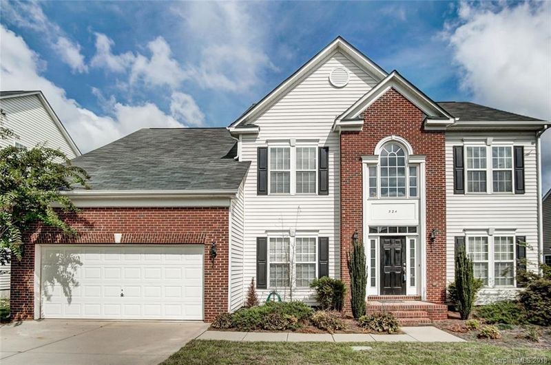 524 Fair Oaks Dr, Fort Mill, SC 29708