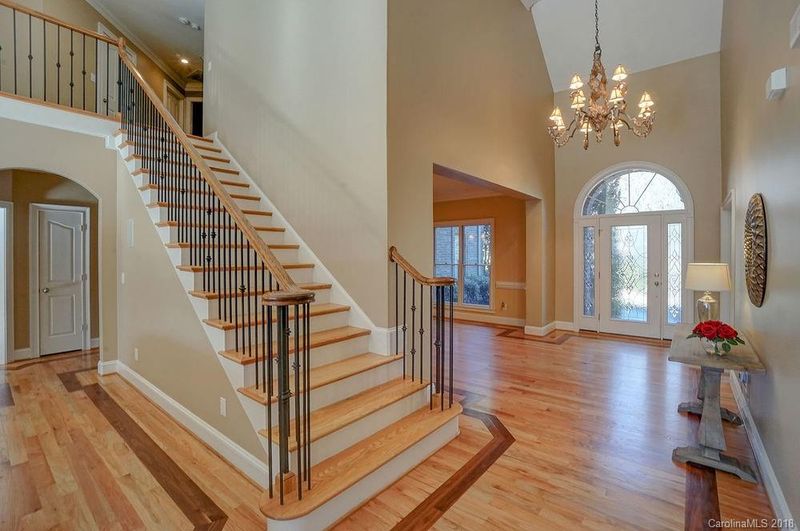153 Fox Hunt Dr, Mooresville, NC 28117