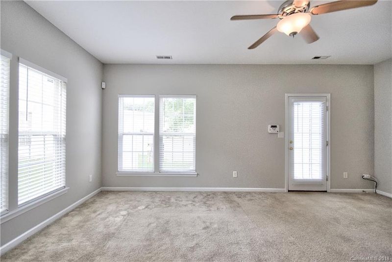 6105 Prosperity Commons Dr, Charlotte, NC 28269