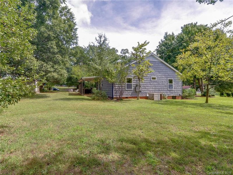 656 12th Ave E, Gastonia, NC 28054