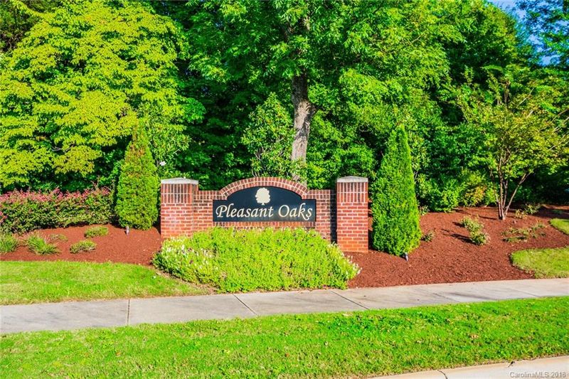 812 Oak Manor Dr #143, Concord, NC 28025