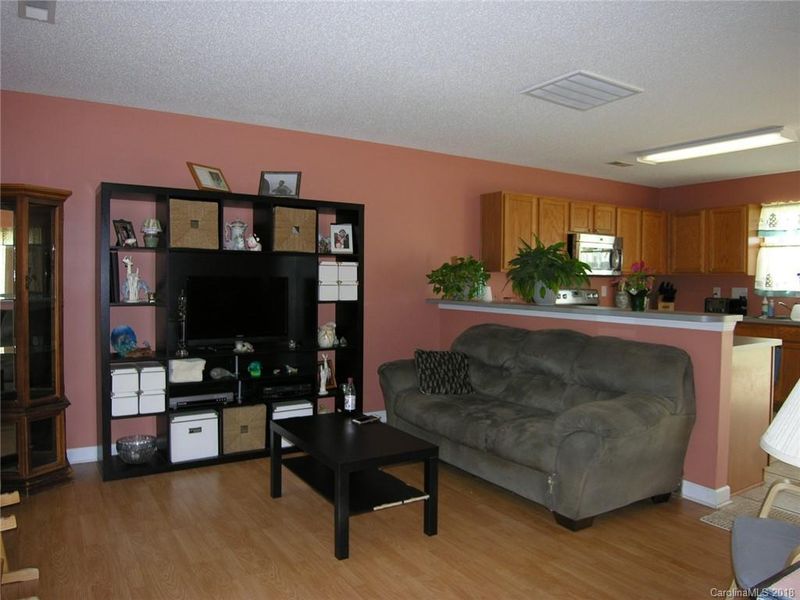 2147 Mallard Pointe Dr, Kannapolis, NC 28083
