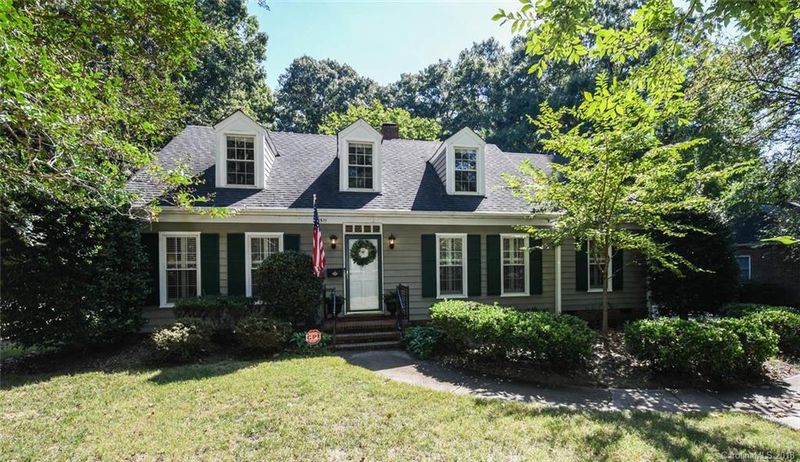 5511 Sharon Rd, Charlotte, NC 28210