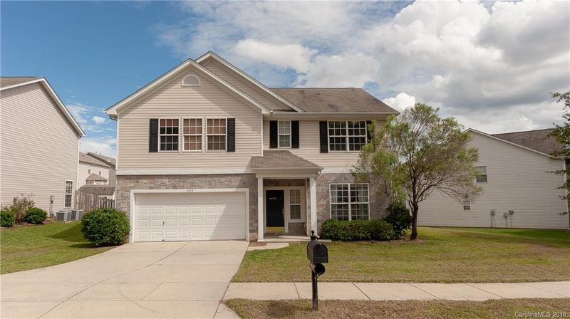 9015 Goldfields Dr, Charlotte, NC 28227
