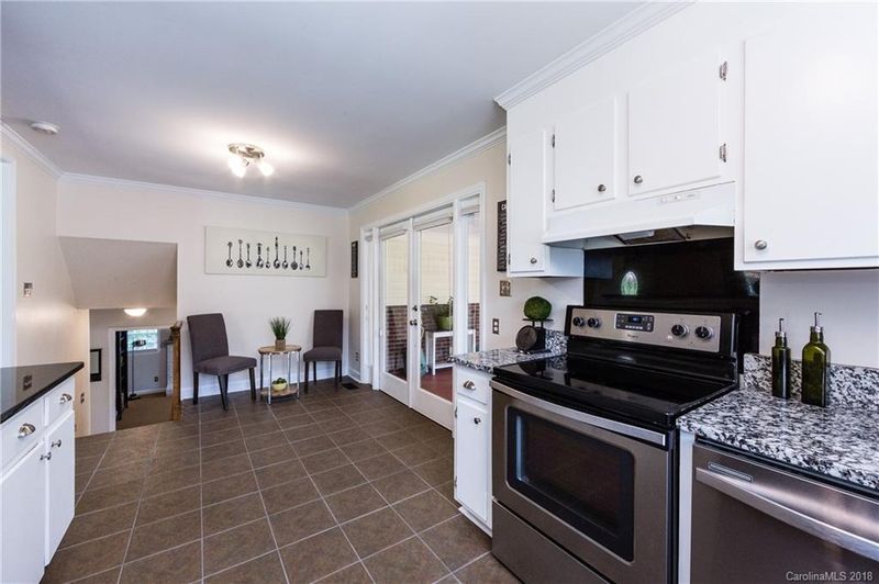 6825 Heatherford Dr, Charlotte, NC 28226