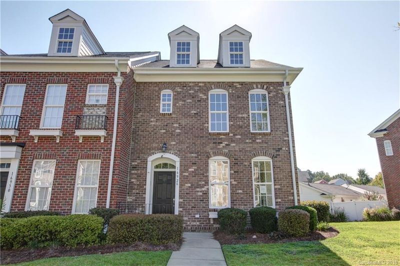 16926 Summers Walk Blvd, Davidson, NC 28036