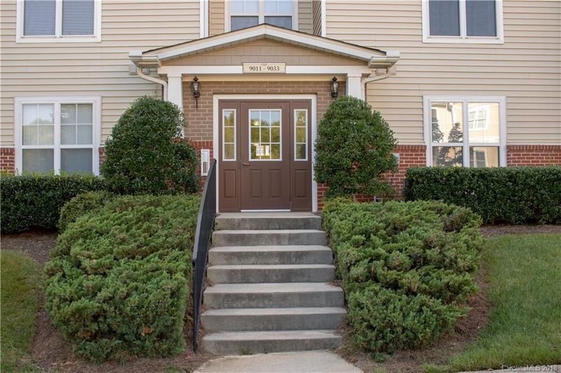 9033 Mcdowell Creek Ct, Cornelius, NC 28031