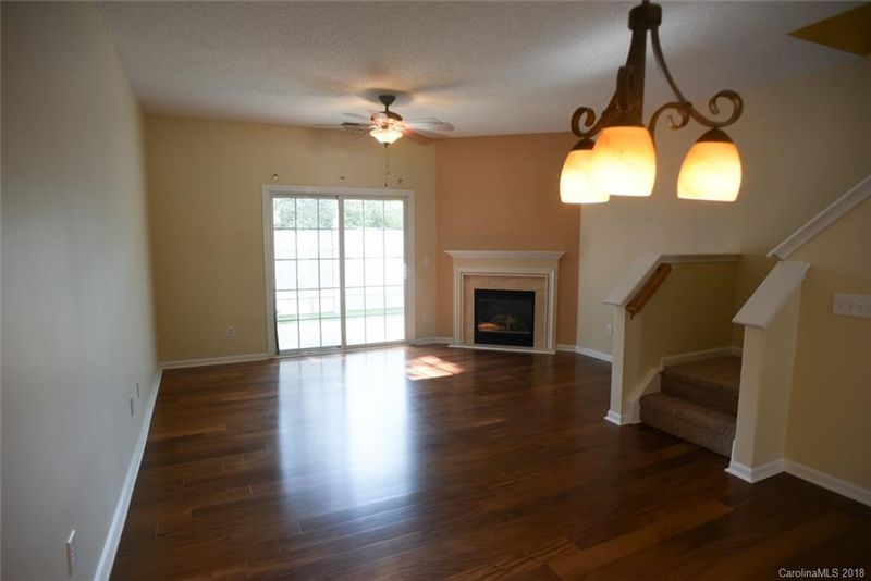 2910 Little Stream Ct, Charlotte, NC 28105