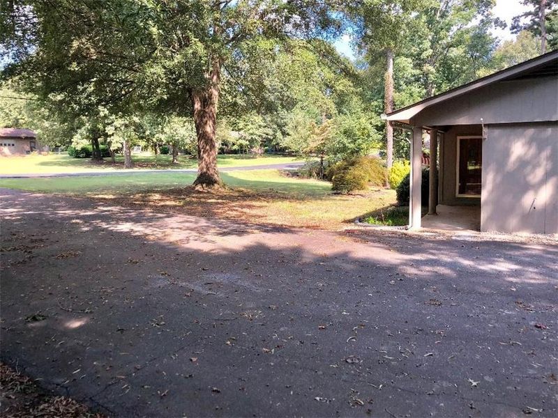 4656 Wilburn Dr, Conover, NC 28613