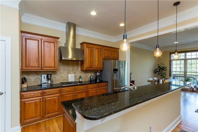 3048 Luke Crossing Dr, Charlotte, NC 28226