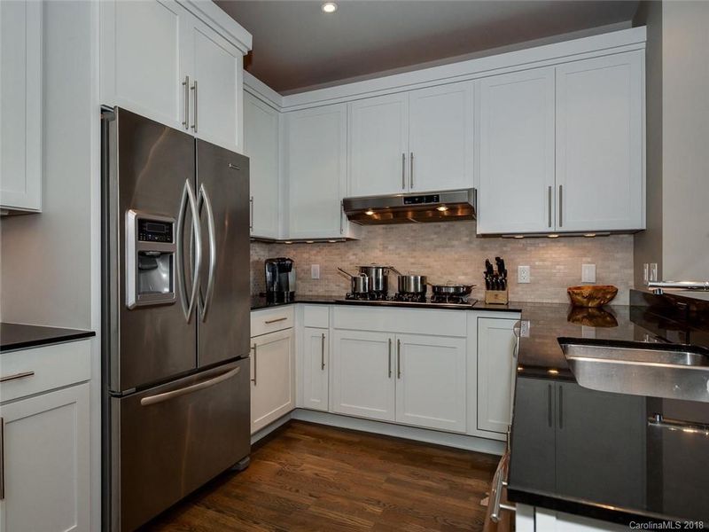 435 S Tryon St #805, Charlotte, NC 28202