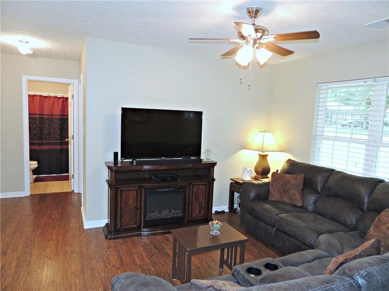 2691 Cedar St, Conover, NC 28613