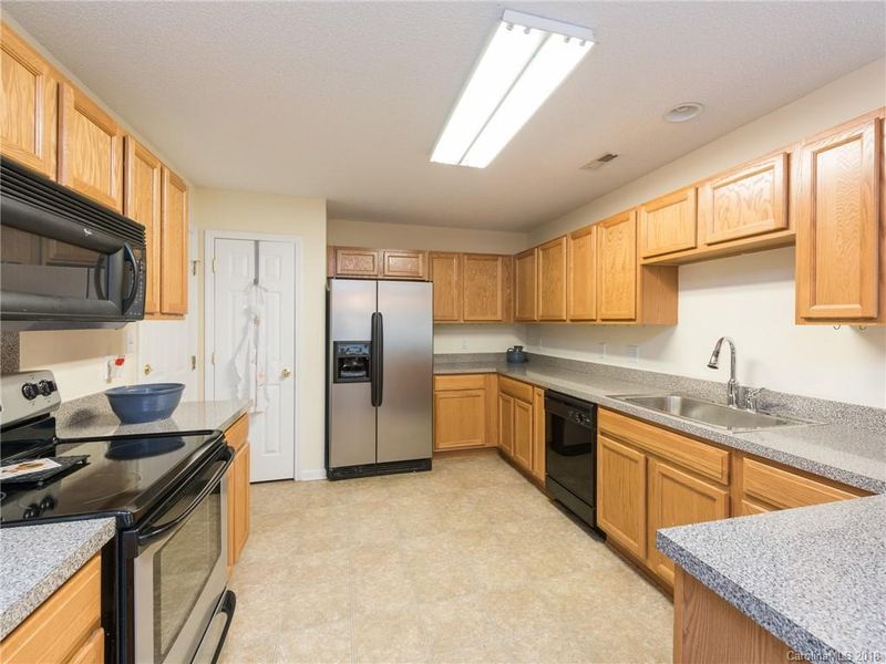 111 Museum Rd, Statesville, NC 28625
