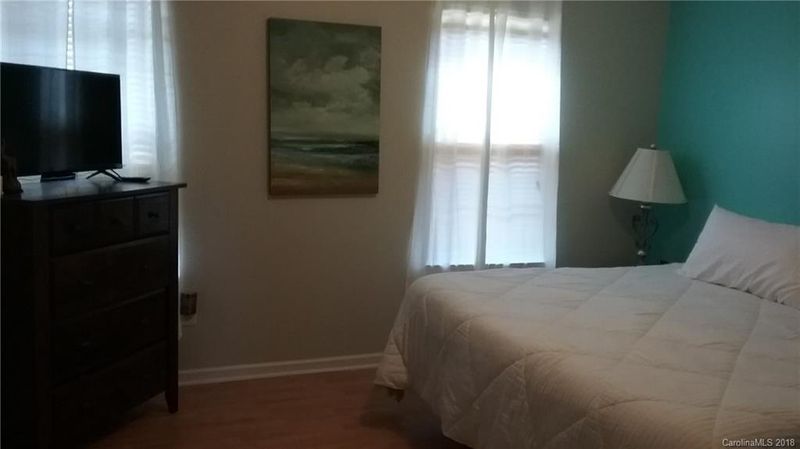 408 Goldstaff Ln, Charlotte, NC 28273