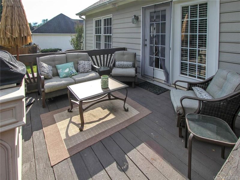 553 Cameron Pointe Ln, Belmont, NC 28012