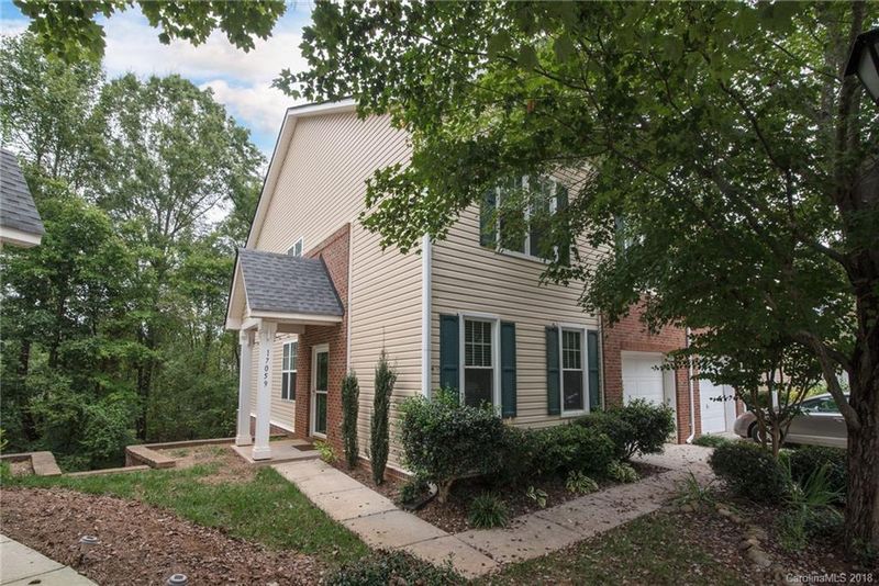 17059 Commons Creek Dr, Charlotte, NC 28277