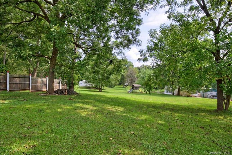 1111 Davis Ave N, Newton, NC 28658