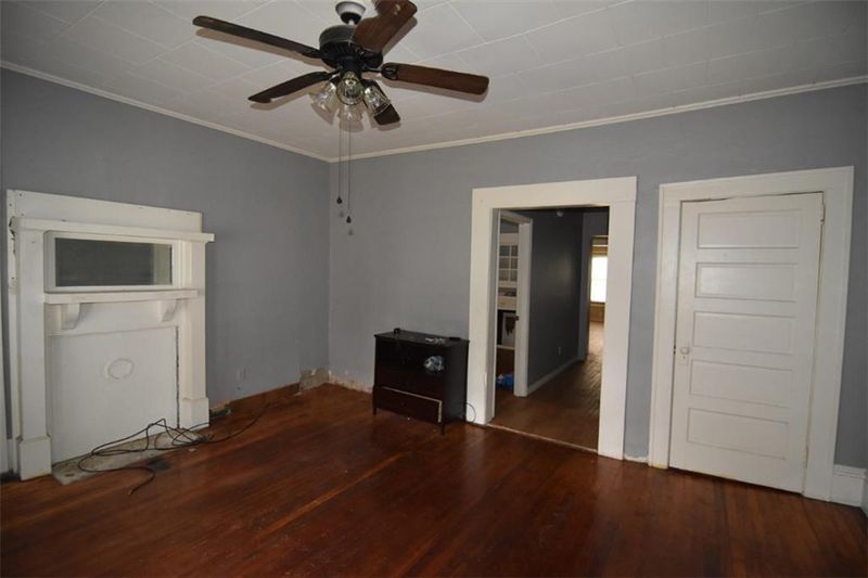215 D St, Newton, NC 28658