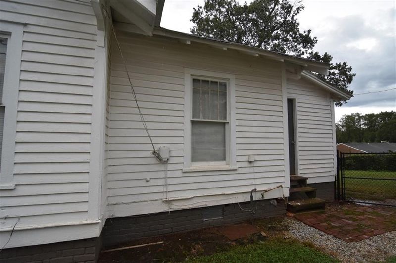 215 D St, Newton, NC 28658