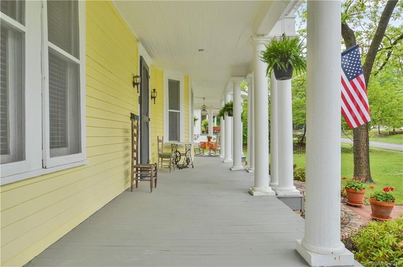 149 W End St, Chester, SC 29706
