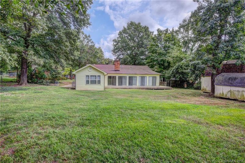1439 Kings Ct, Gastonia, NC 28054
