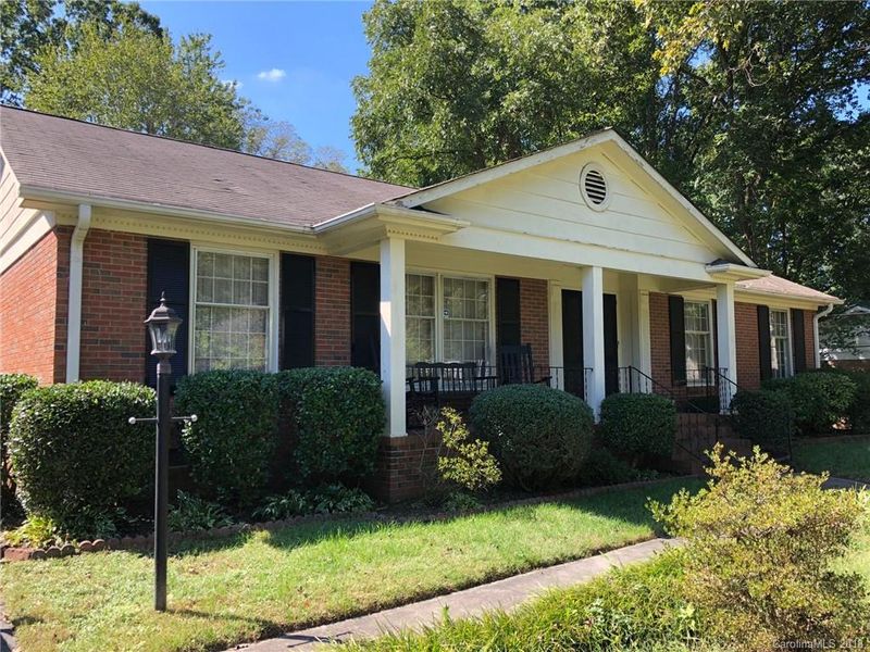 6801 Castlegate Dr, Charlotte, NC 28226