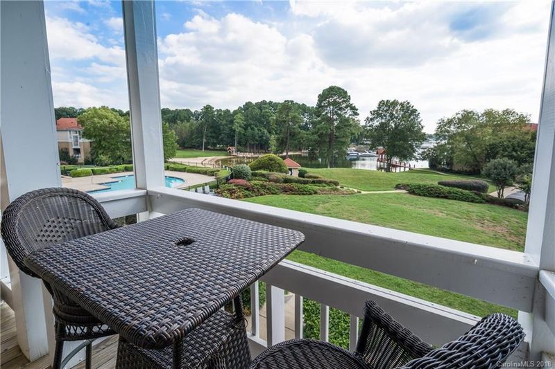 17919 Kings Point Dr #B, Cornelius, NC 28031