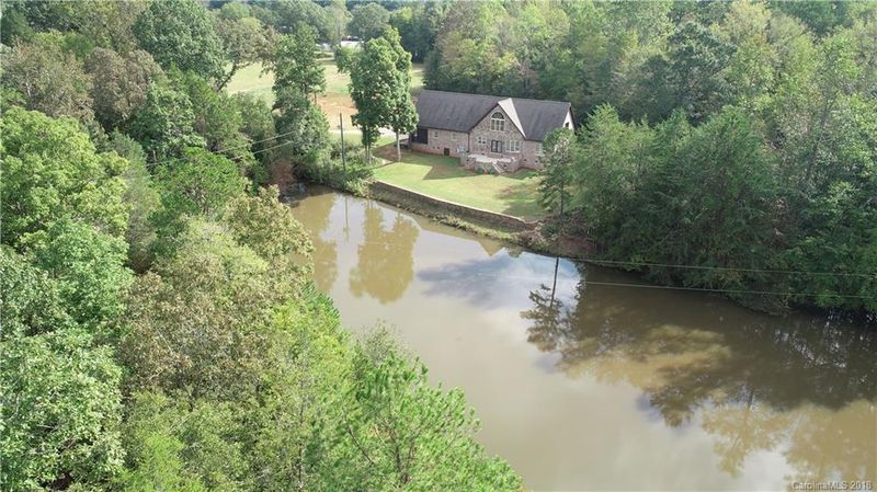 6779 Oakridge Rd, Clover, SC 29710