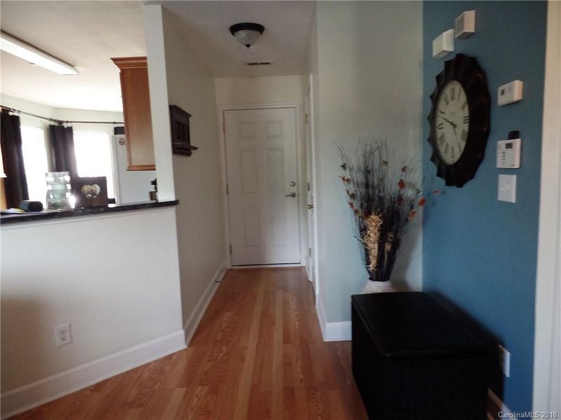 3725 Brookchase Ln, Charlotte, NC 28205