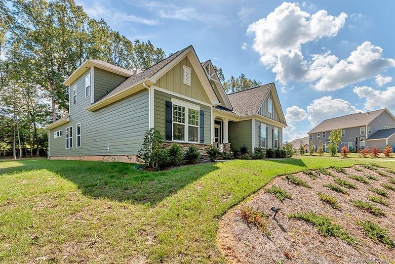 11011 Double Knot Ct, Midland, NC 28107