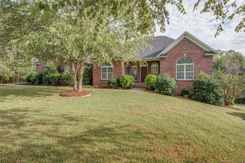 3004 Eaker Dr, Cherryville, NC 28021