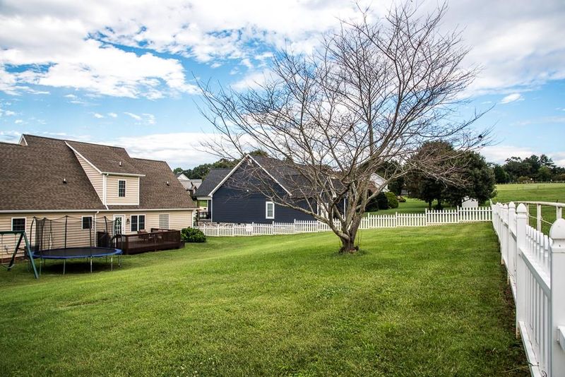 2566 Chandy St, Newton, NC 28658