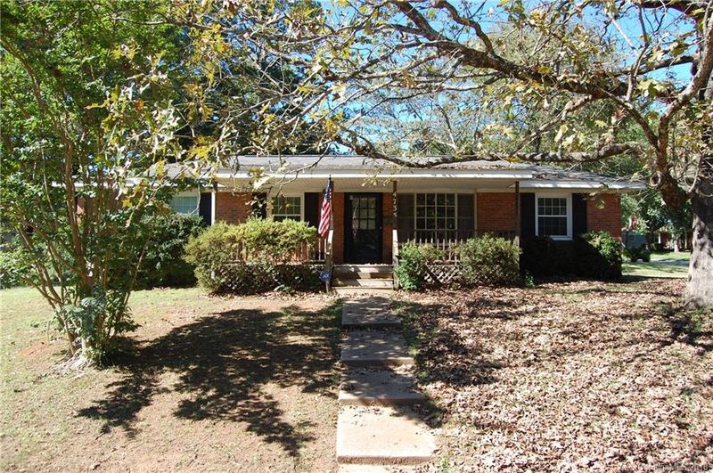 4735 Crestmont Dr, Charlotte, NC 28205
