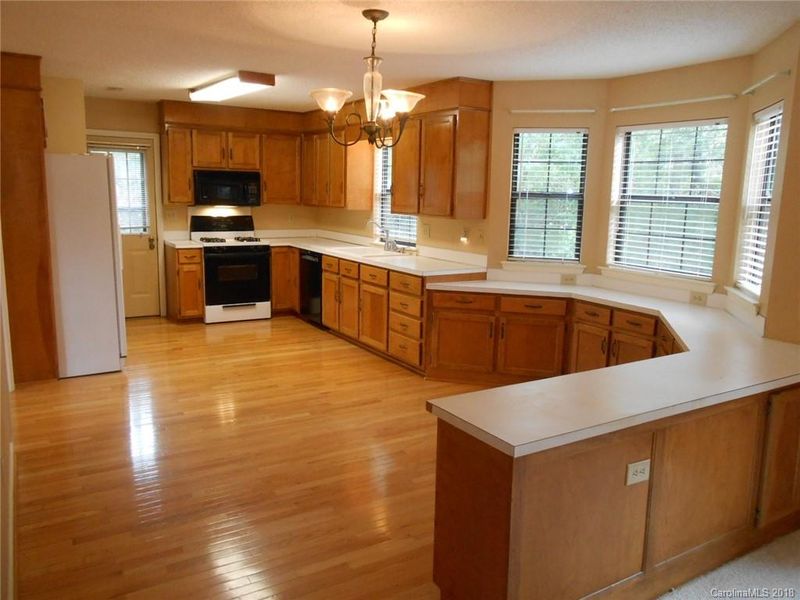 6933 Old Oak Ln, Mint Hill, NC 28227