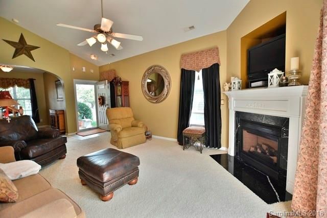 132 Chimney Rock Ln, Fort Mill, SC 29708
