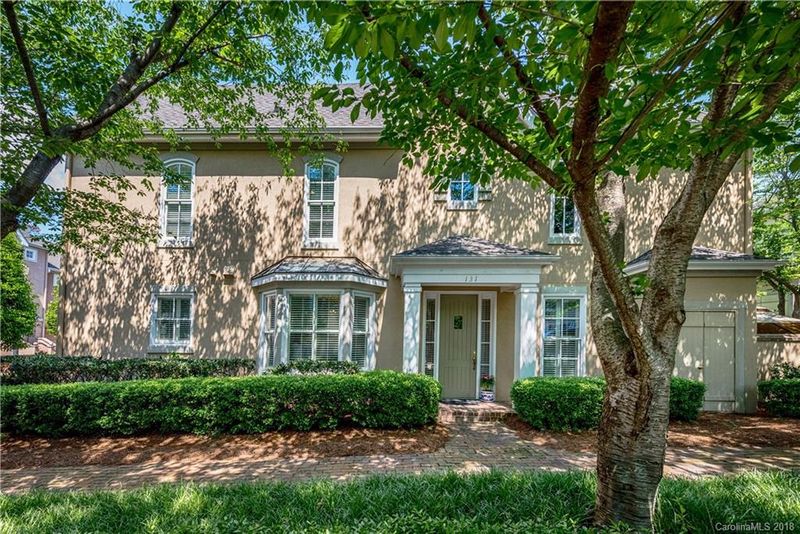 131 Wendover Heights Cir, Charlotte, NC 28211