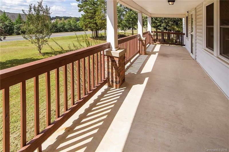 4154 Henry Dellinger Rd, Maiden, NC 28650