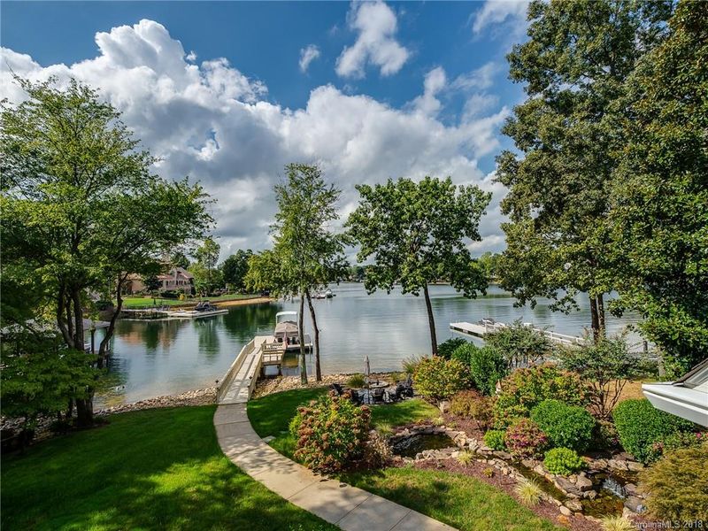18909 Coveside Ln, Cornelius, NC 28031