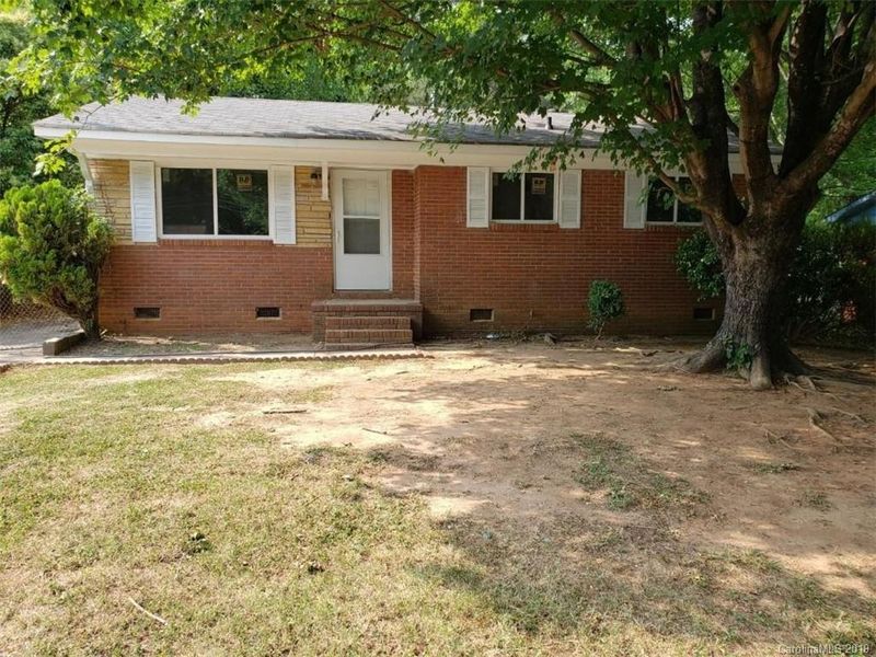 9229 Edgevale Dr, Charlotte, NC 28216